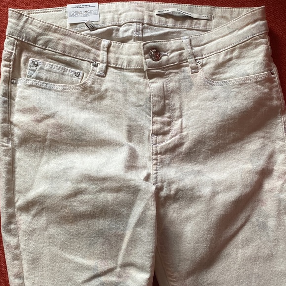 Zara cream jeans with faint floral pattern NWT - Picture 5 of 8